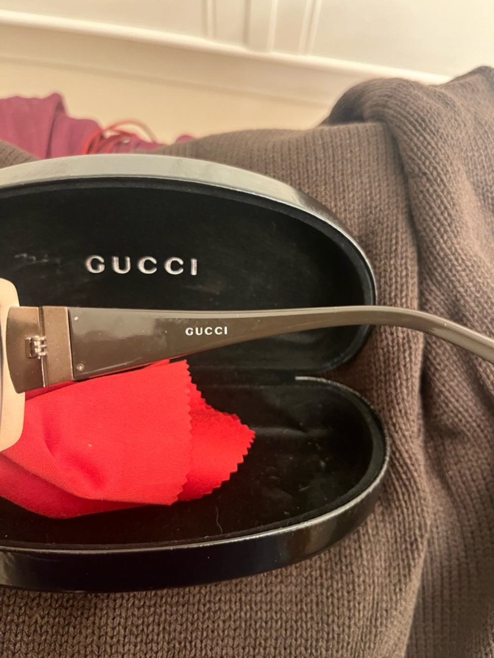 Gucci Brown Gradient Aviator Sunglasses with Gold Frame - Picture 5 of 8